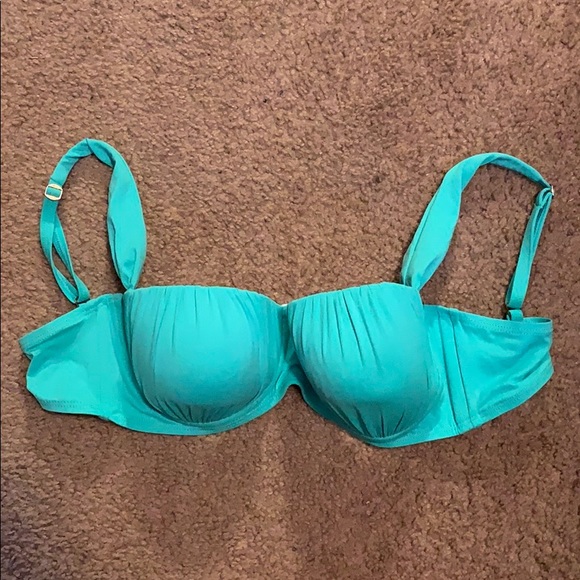 Swimsuit top - Picture 1 of 1